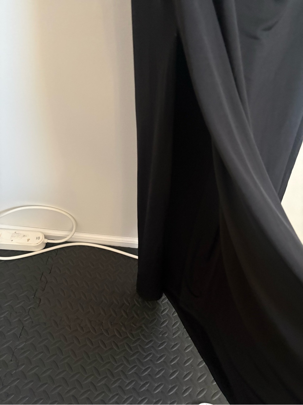 91. Lulu's Black Sleeveless Ruched Maxi Dress - Picture 4 of 4